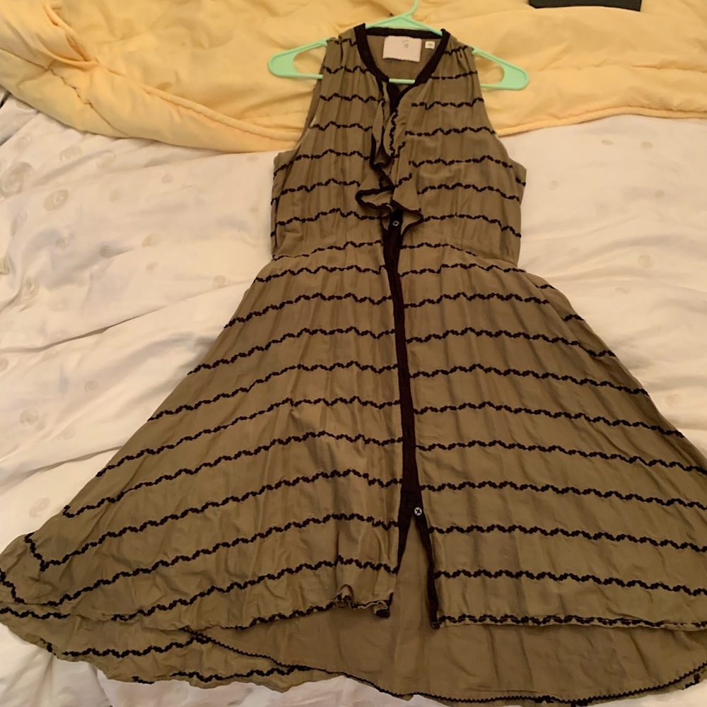 Cute ruffled Anthro dress!
